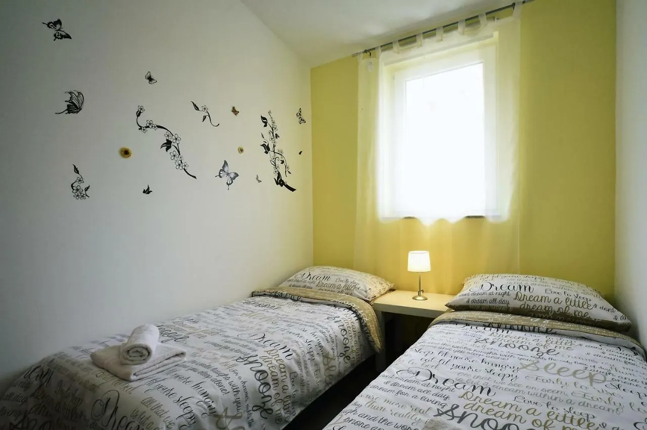 Marinici  Apartments Trampi